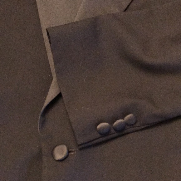 Abriani Italian Tuxedo Coat - Picture 17 of 17